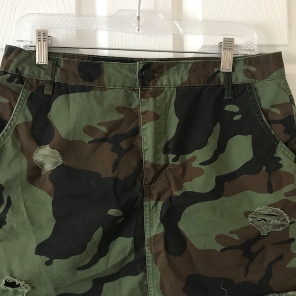 Distressed Camouflage Mini Skirt - Picture 3 of 4